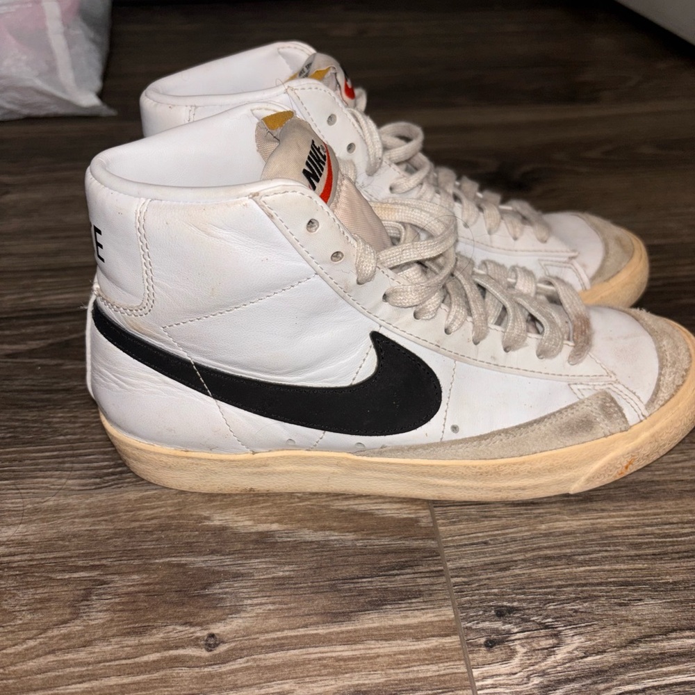 Nike White and Black High-Tops